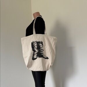 Dolce & Gabbana Cream Tote with Boot Design beige, good for travel